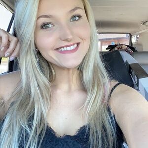 Meet your Posher, Brooke